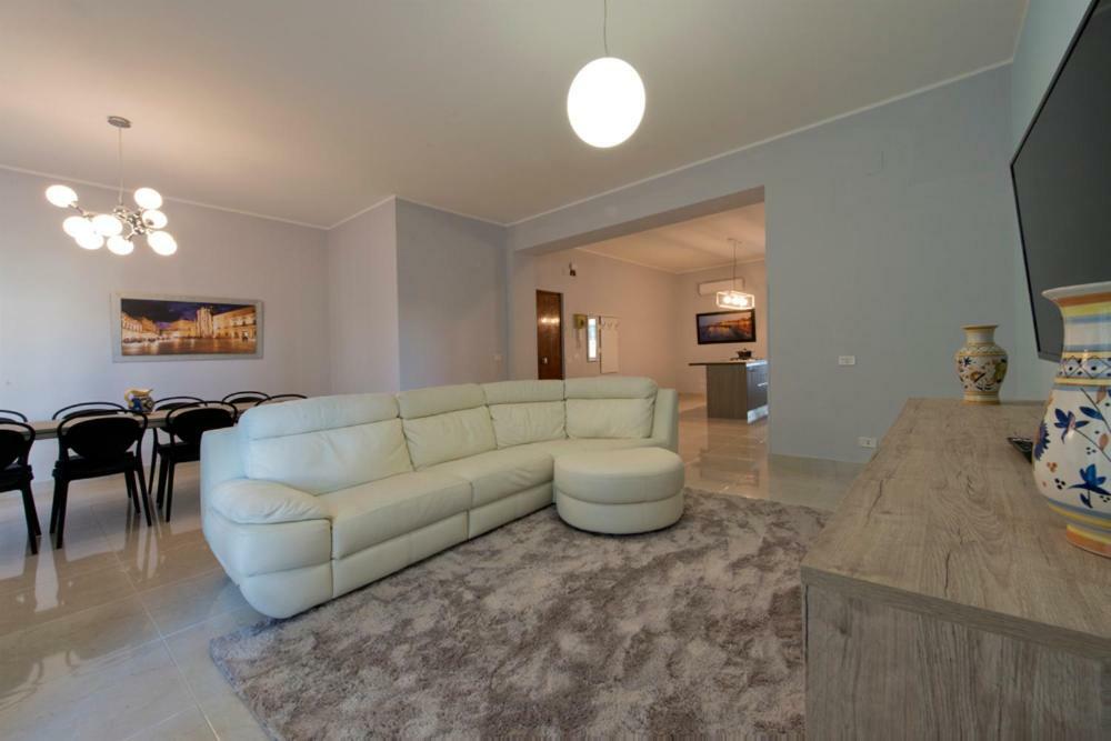 Casa Bella - 3 Baths - Walk To Ortigia Leilighet Syracuse Eksteriør bilde
