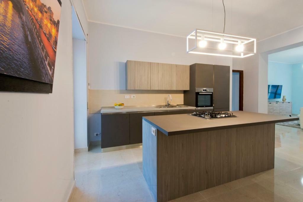Casa Bella - 3 Baths - Walk To Ortigia Leilighet Syracuse Eksteriør bilde